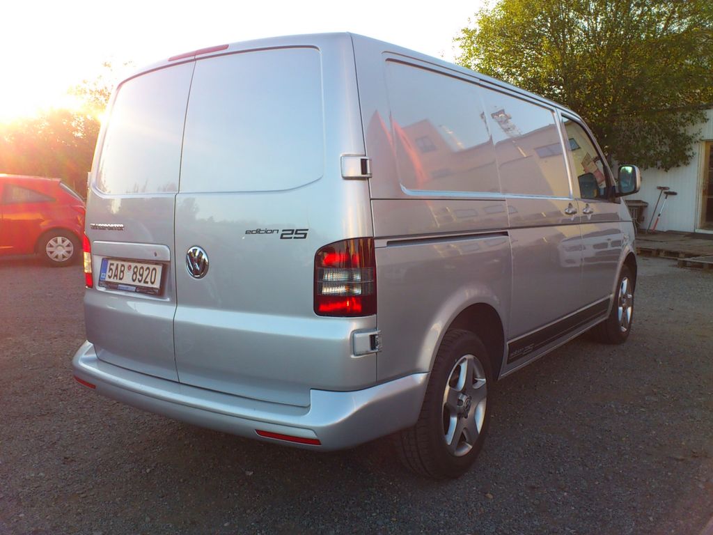 volkswagen-transporter-1-9-tdi-klima - 9