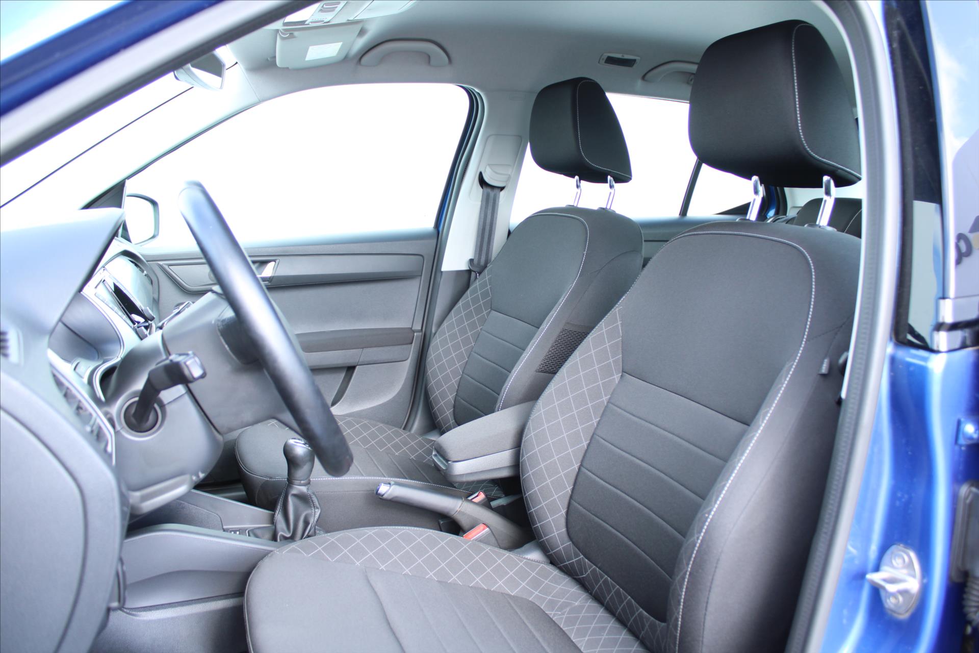 skoda-fabia-1-0tsi-style-49-000km-1-maj-cr - 8