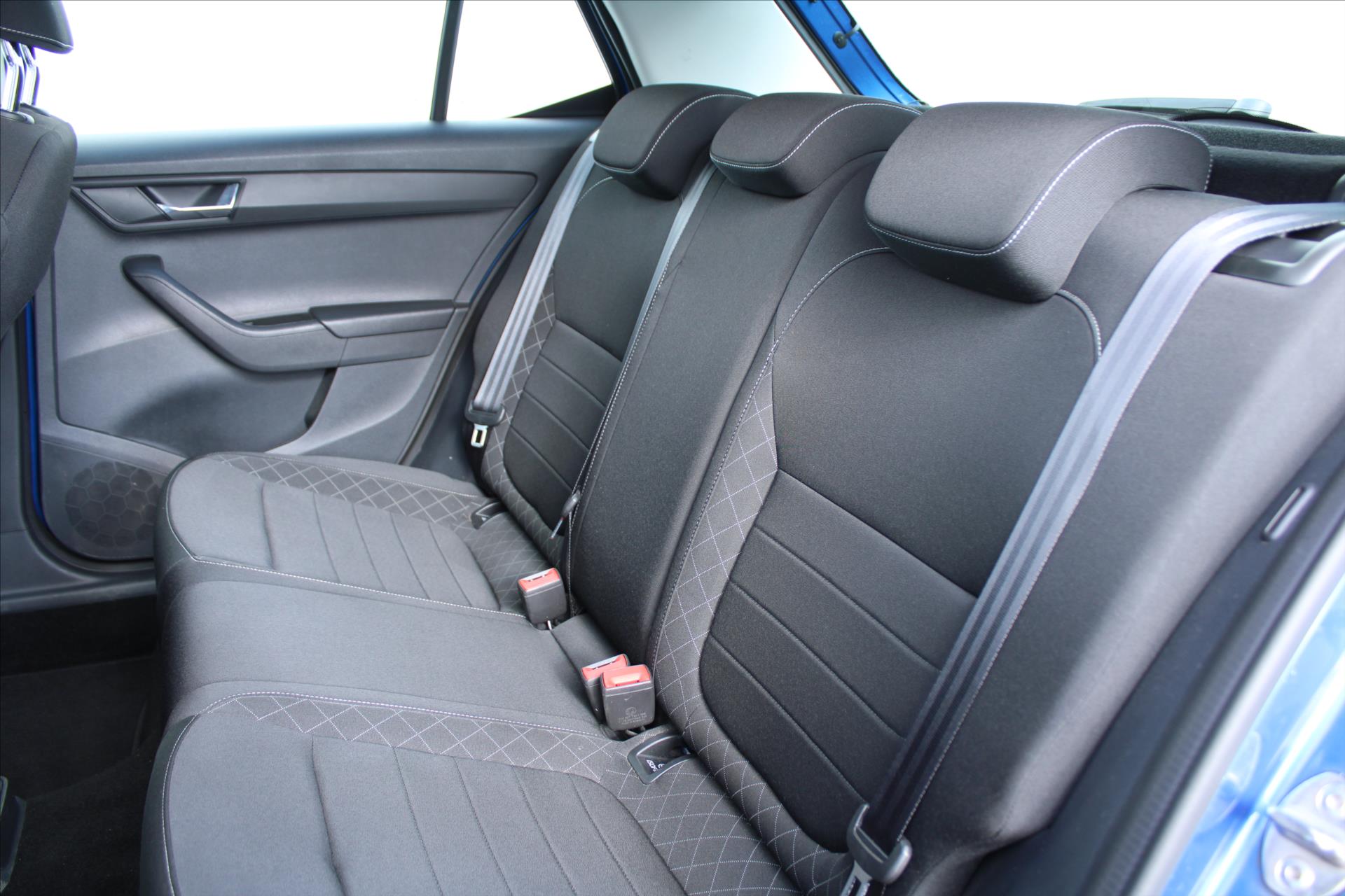 skoda-fabia-1-0tsi-style-49-000km-1-maj-cr - 9