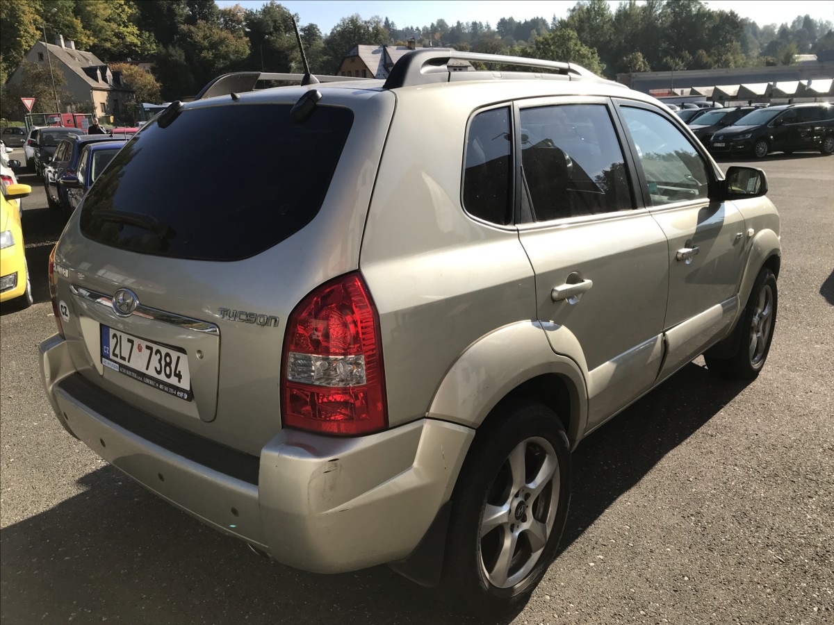 hyundai-tucson-2-0-i-104kw-4x4-mt - 3