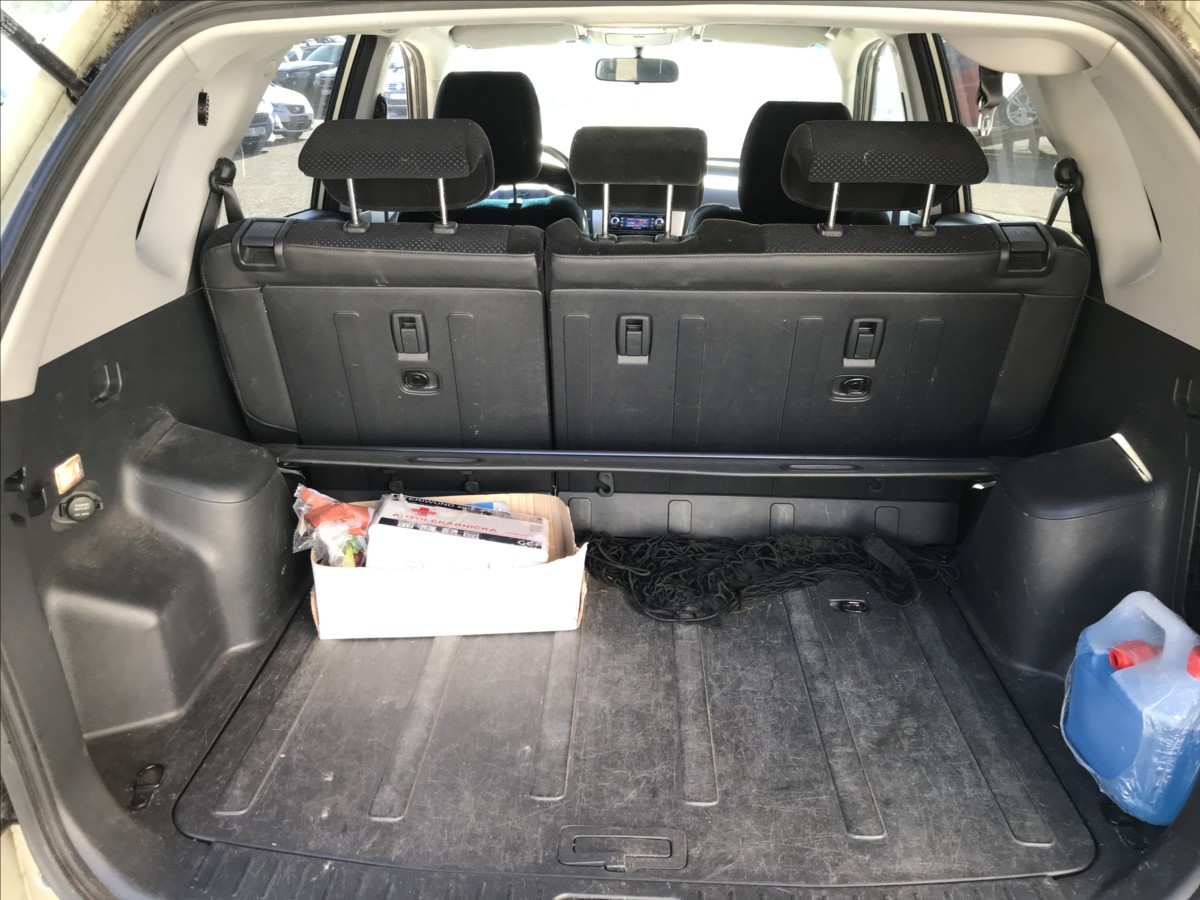 hyundai-tucson-2-0-i-104kw-4x4-mt - 5