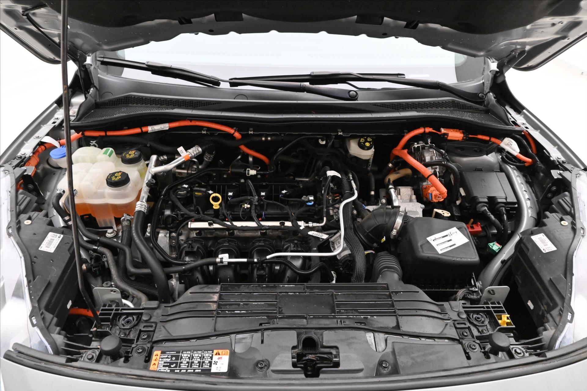 ford-kuga-2-5-hybrid-112kw-soh-100-st-line-at-zaruka-az-5-let - 8