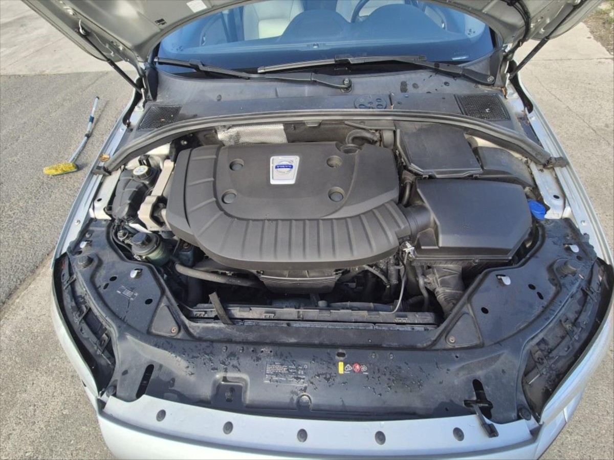volvo-xc70-d5-awd-ve-vybave-summum - 5