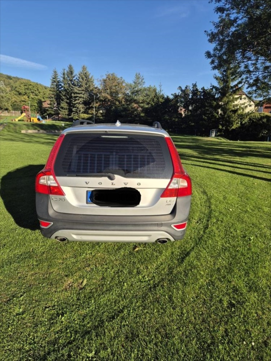volvo-xc70-d5-awd-ve-vybave-summum - 6