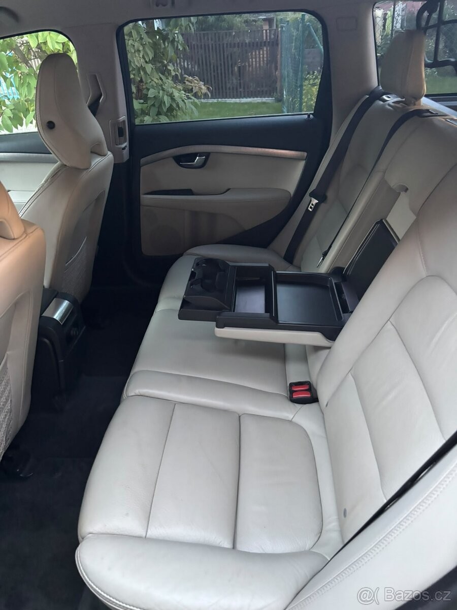 volvo-xc70-d5-awd-ve-vybave-summum - 7