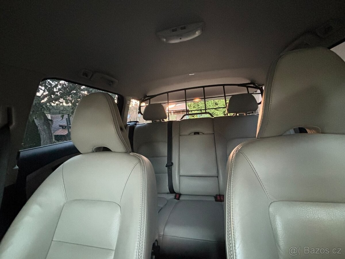 volvo-xc70-d5-awd-ve-vybave-summum - 8