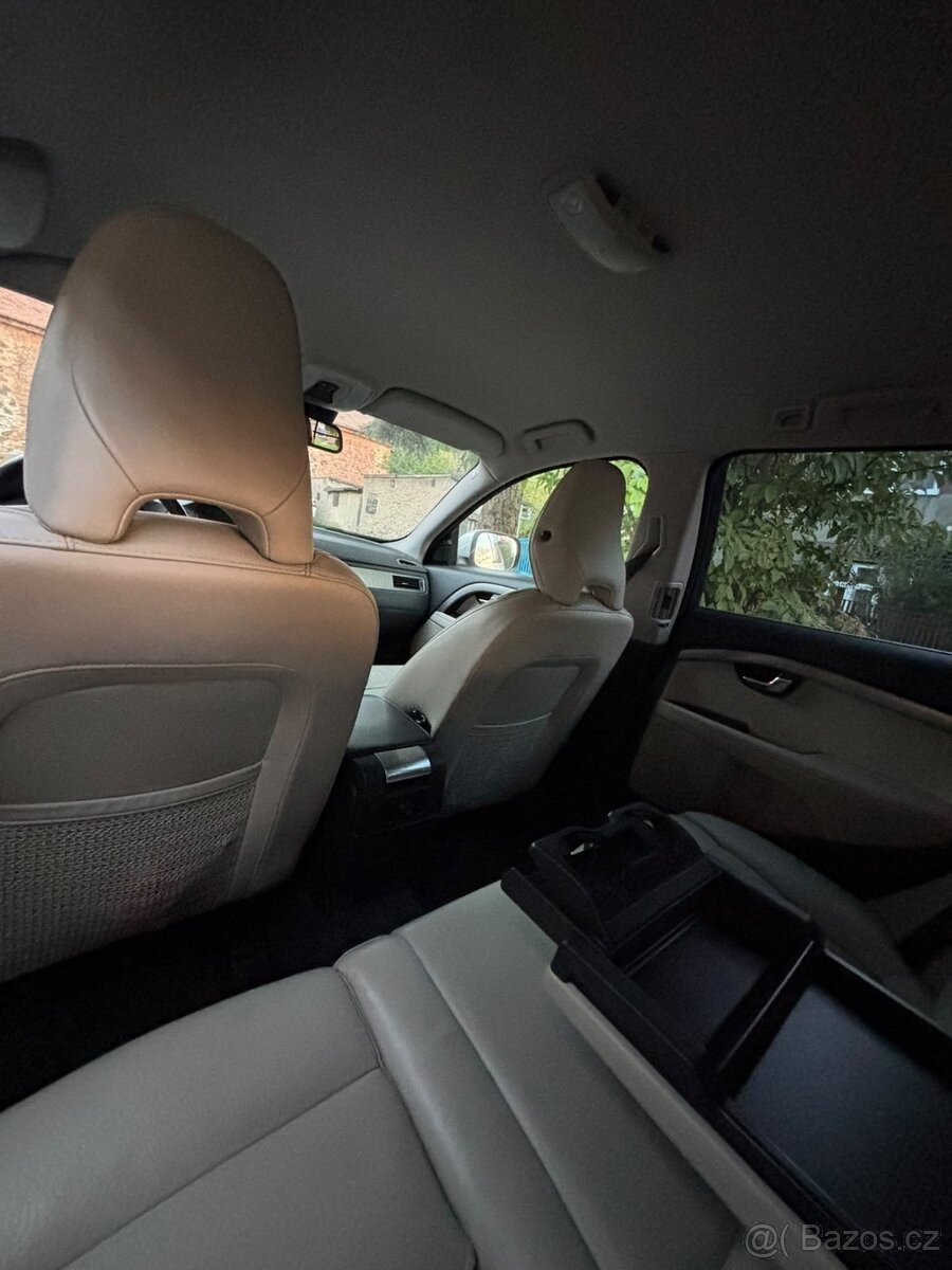 volvo-xc70-d5-awd-ve-vybave-summum - 9