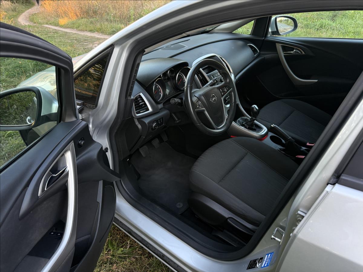 opel-astra-1-4-i-turbo-103kw-combi-klima-1-majitel - 7