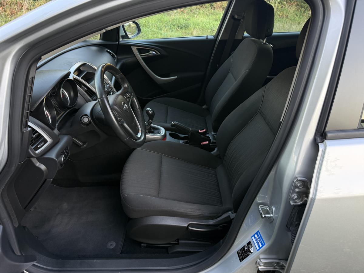 opel-astra-1-4-i-turbo-103kw-combi-klima-1-majitel - 8