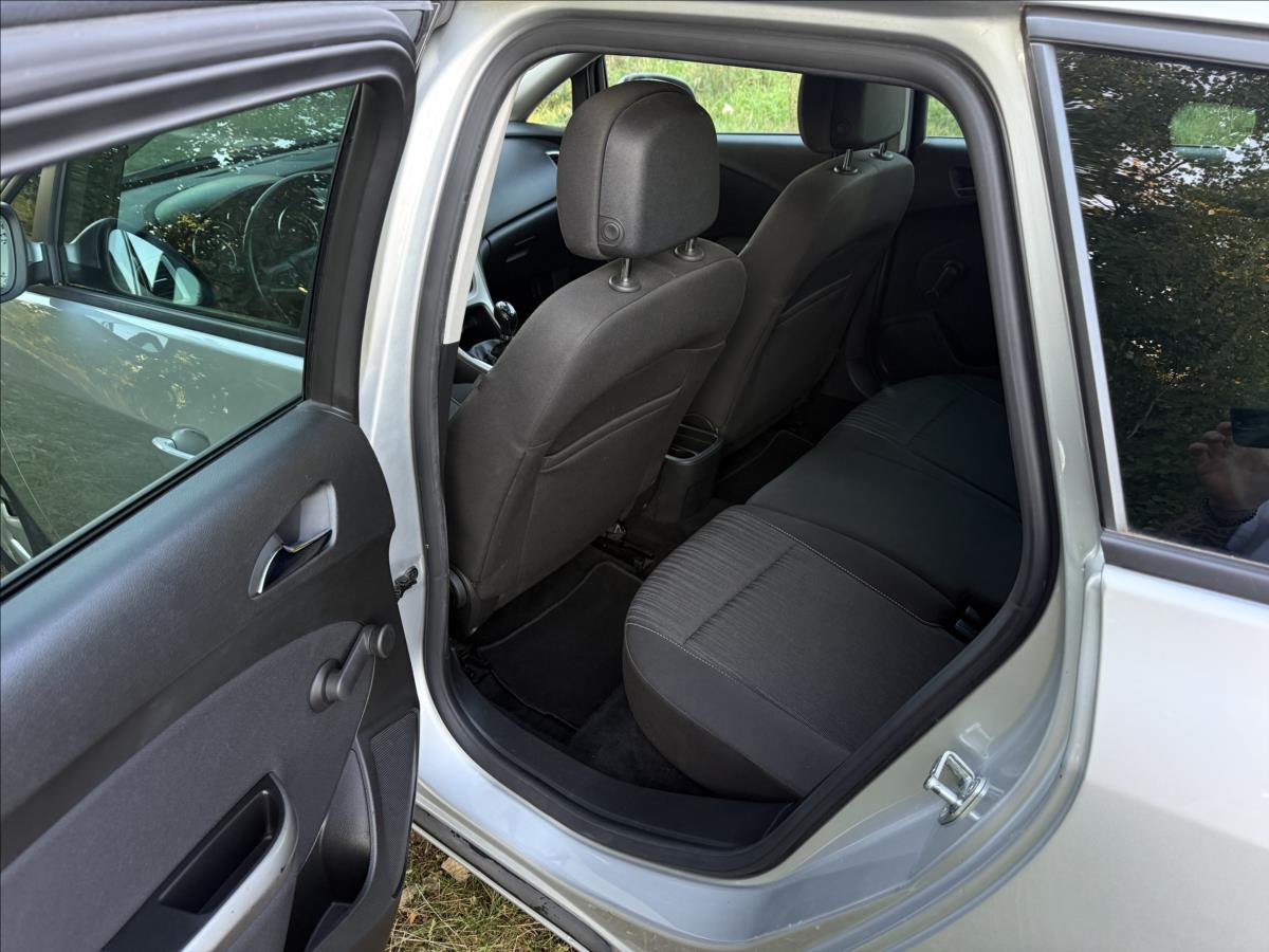 opel-astra-1-4-i-turbo-103kw-combi-klima-1-majitel - 9