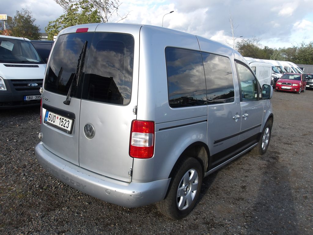 volkswagen-caddy-1-4i-cr-5-mist-nove-brzdy - 8
