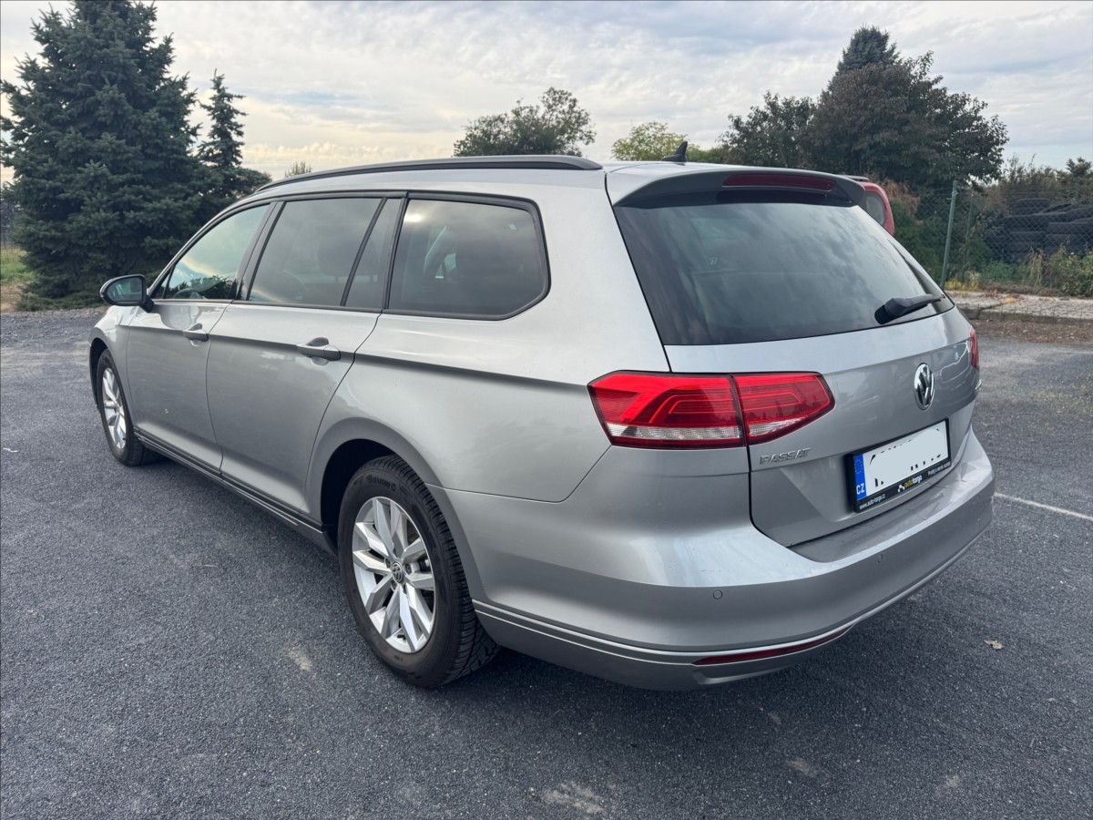 volkswagen-passat-1-6-tdi-comfortline-dsg-navi - 4