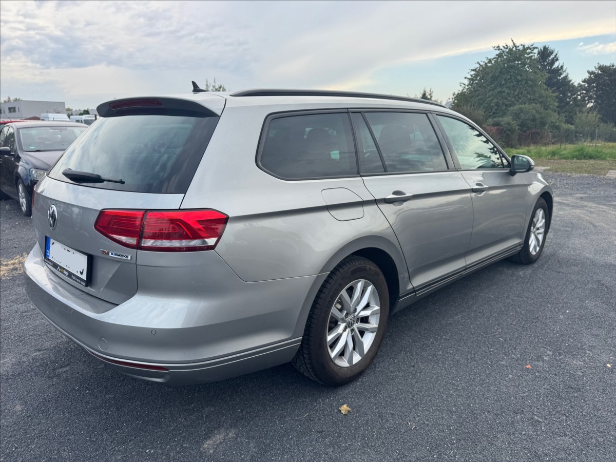volkswagen-passat-1-6-tdi-comfortline-dsg-navi - 5