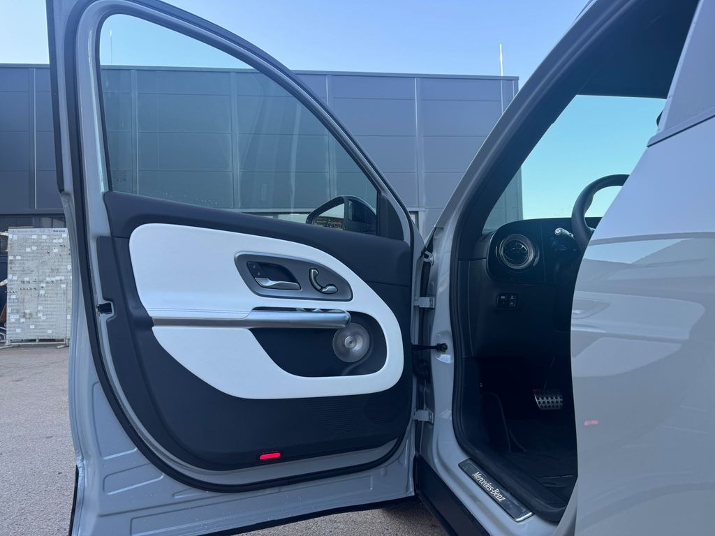 mercedes-benz-250-electric - 9