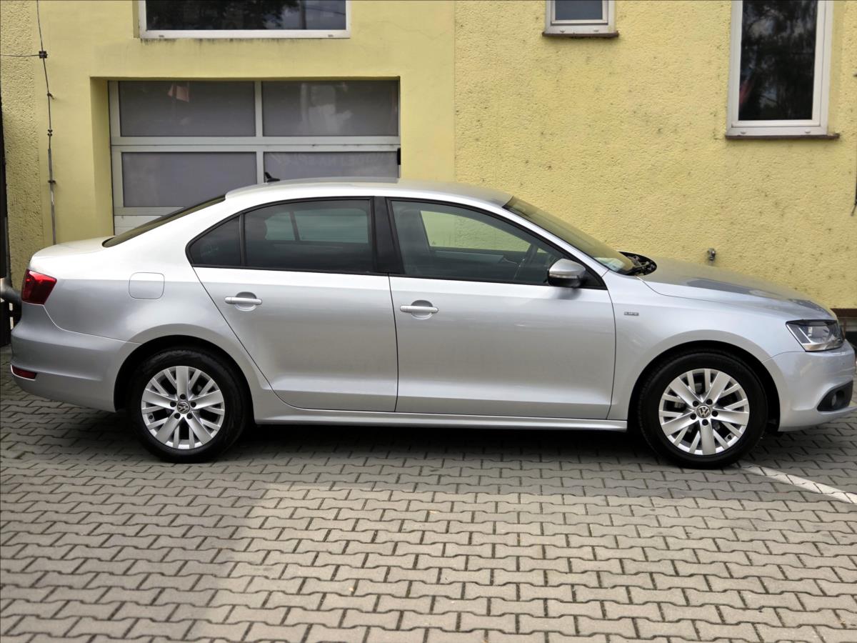 volkswagen-jetta-1-4-trend-life-serv-knizka - 7