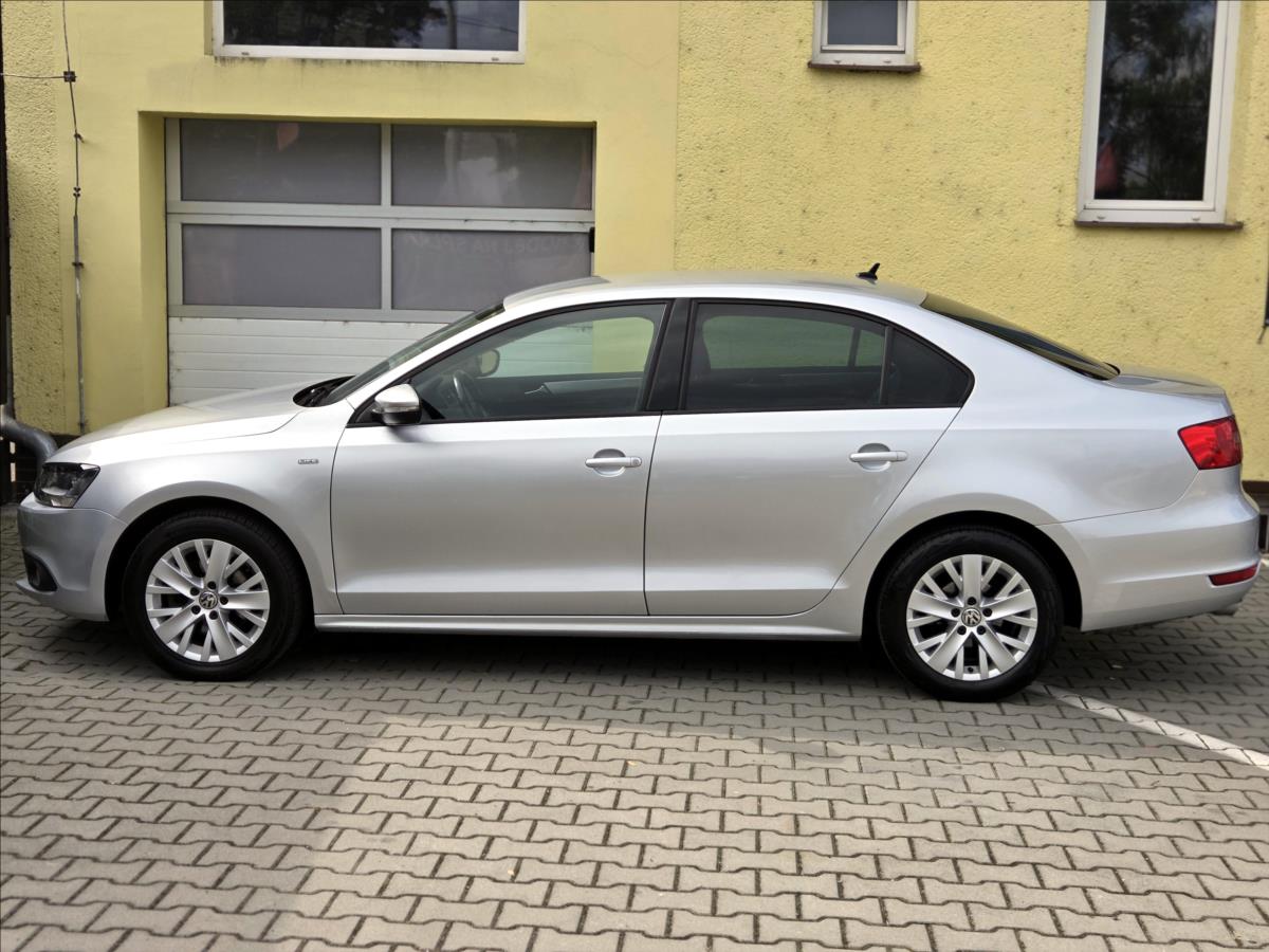 volkswagen-jetta-1-4-trend-life-serv-knizka - 8