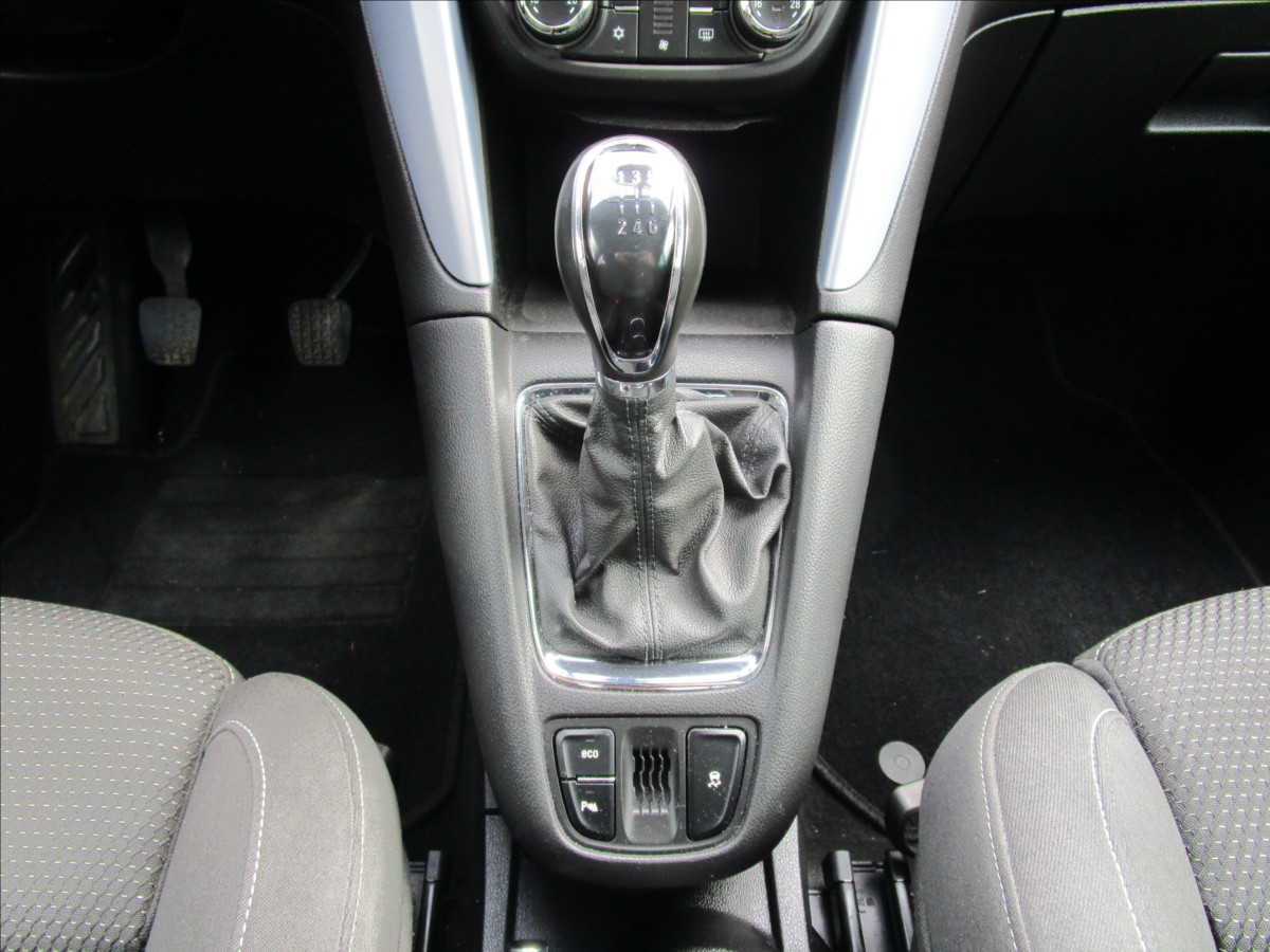 opel-zafira-tourer-1-6cdti-aut-klima-panorama - 9