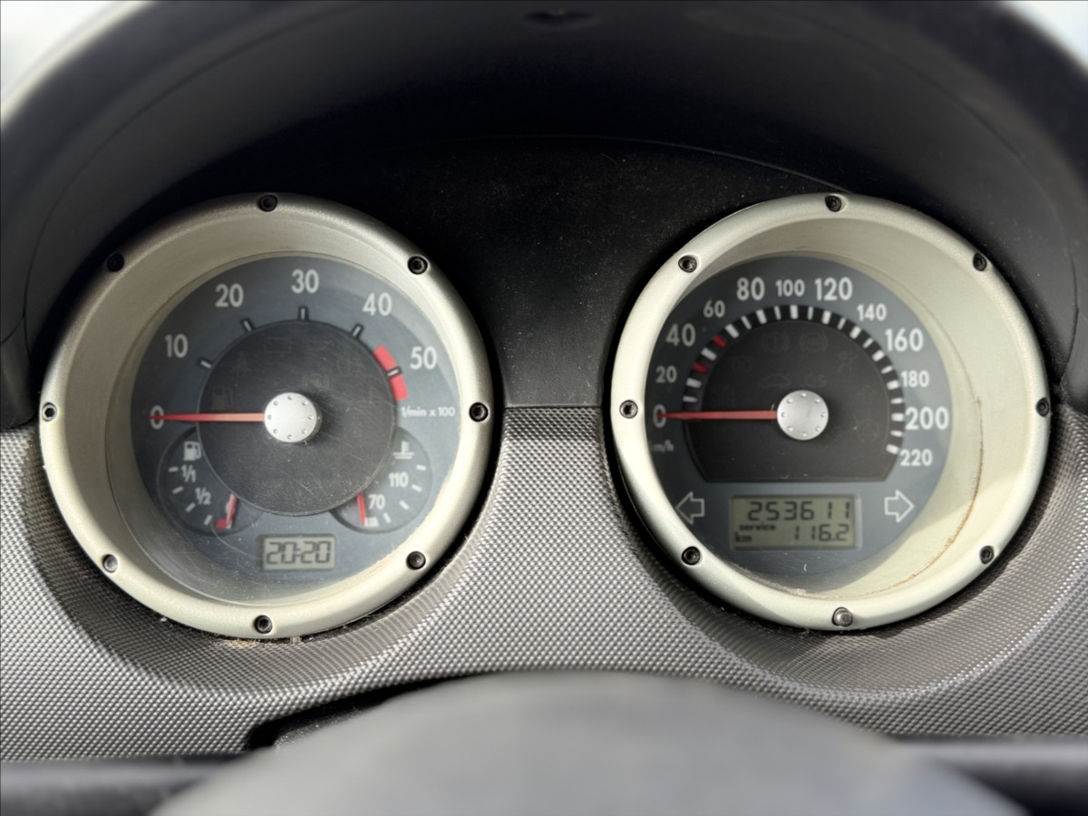 volkswagen-polo-1-4-tdi-klima - 9