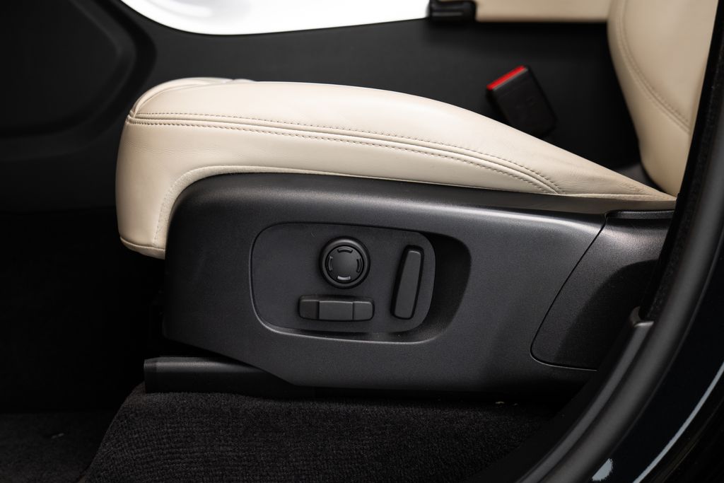 land-rover-range-rover-sport-d250-hse-meridian - 8