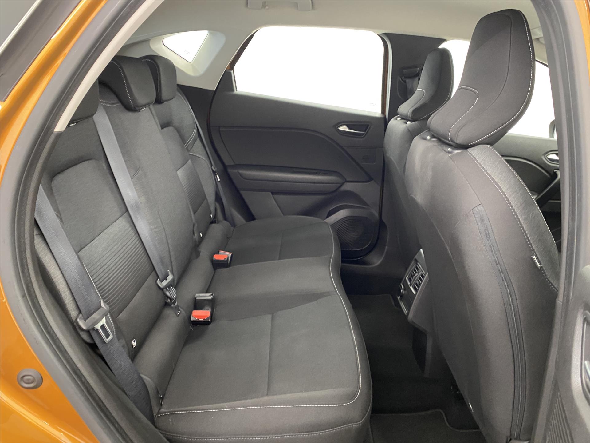 renault-captur-1-0-tce-74kw-1-majitel - 6