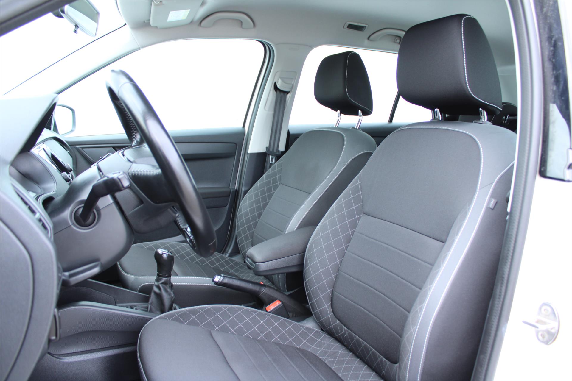 skoda-fabia-1-0tsi-70kw-ambition-1maj-cr - 8