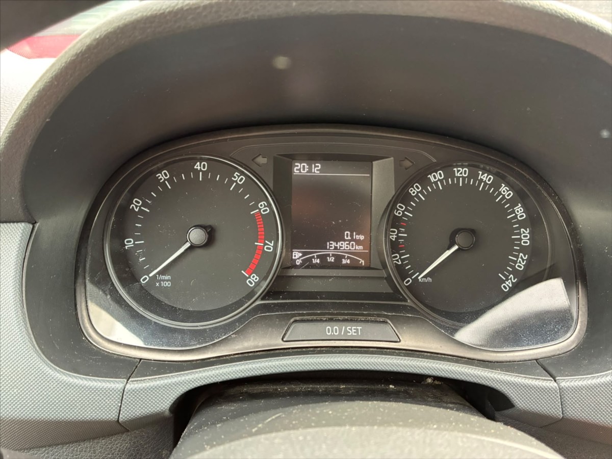 skoda-fabia-1-2-tsi-active-66kw - 6