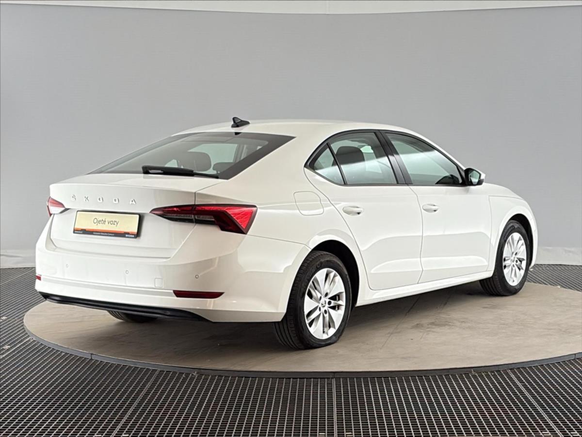 skoda-octavia-2-0-tdi-ambition-plus-7dsg - 1