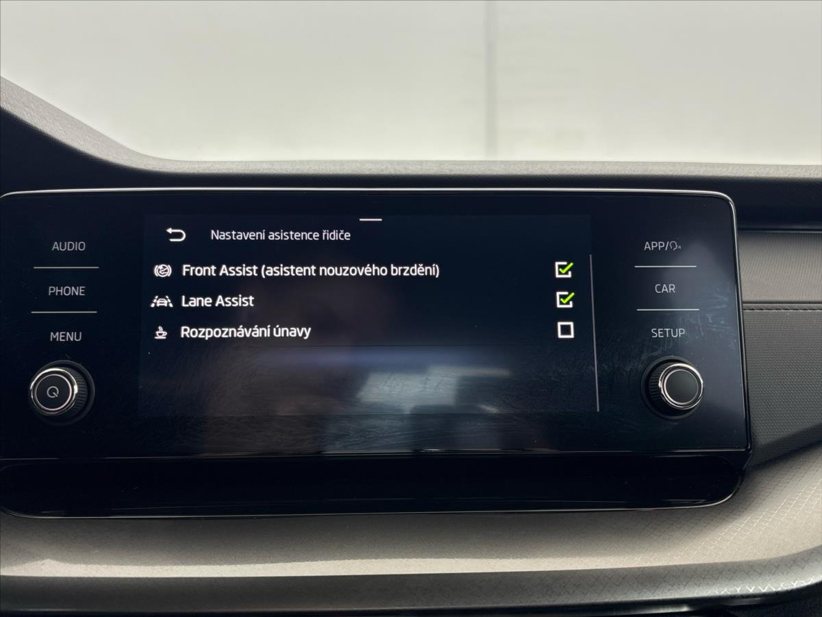 skoda-octavia-2-0-tdi-ambition-plus-7dsg - 8