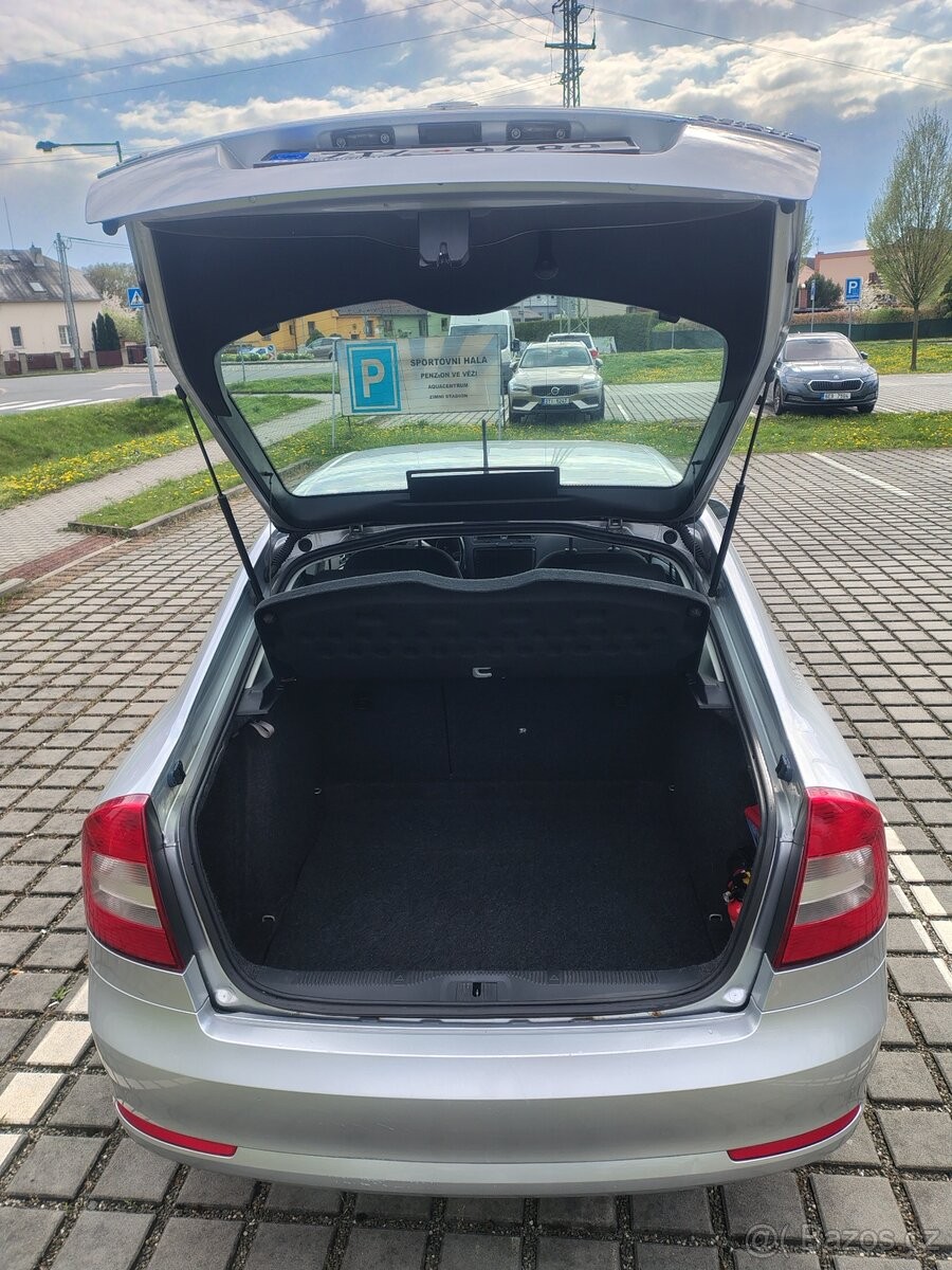 skoda-octavia-1-6-77-kw-2011-stk-10-2028 - 2