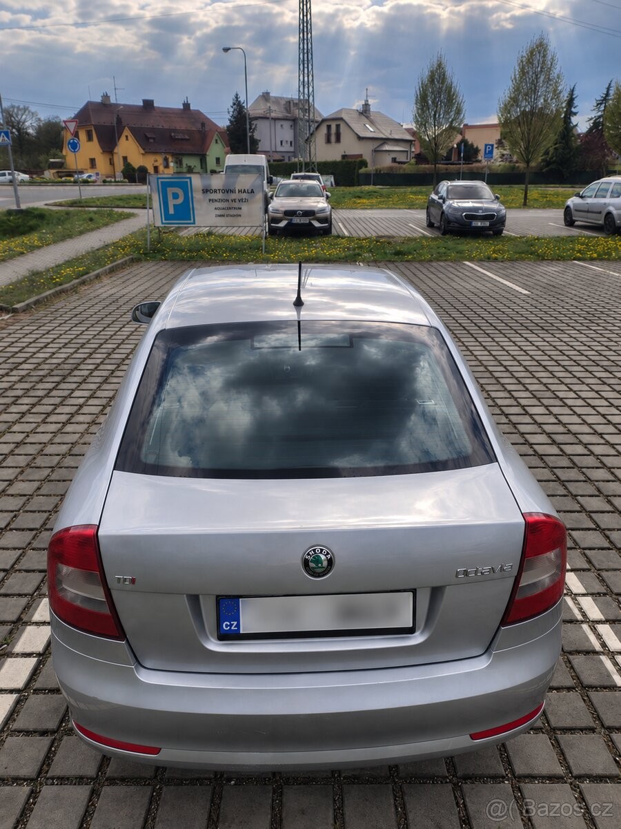 skoda-octavia-1-6-77-kw-2011-stk-10-2028 - 9