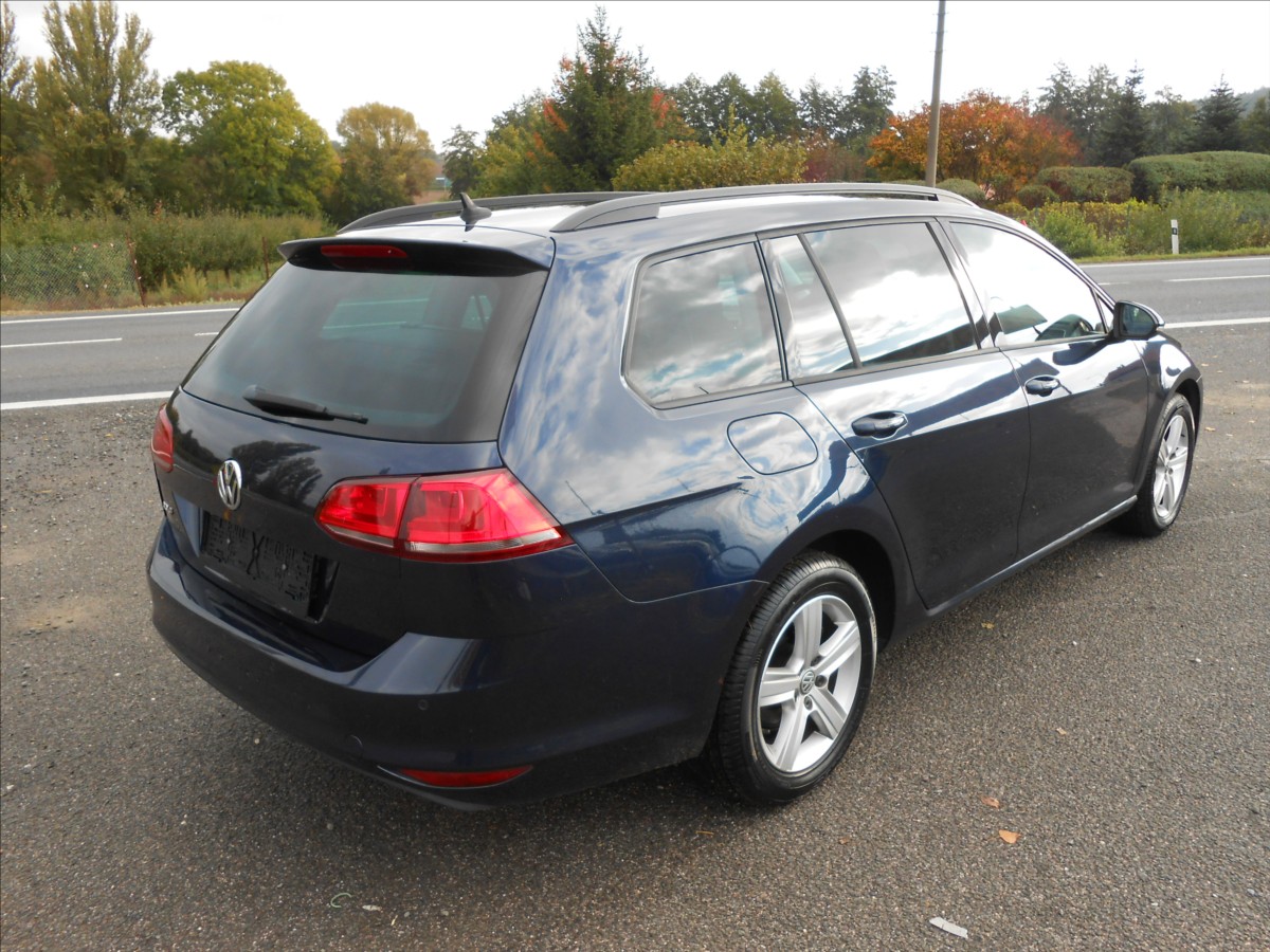 volkswagen-golf-1-2-tsi-77-kw-serviska - 3