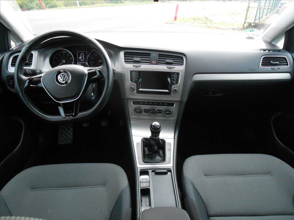 volkswagen-golf-1-2-tsi-77-kw-serviska - 6