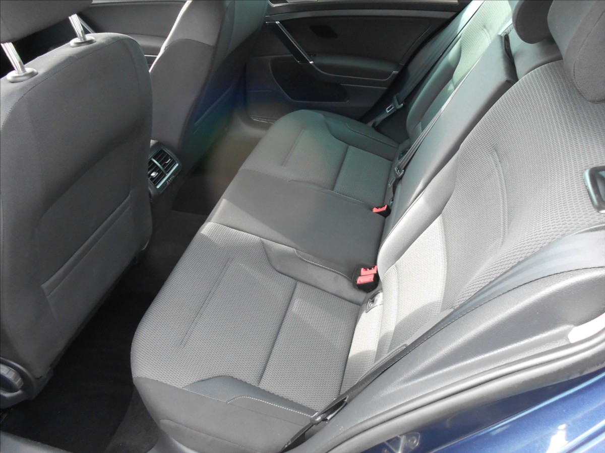 volkswagen-golf-1-2-tsi-77-kw-serviska - 7