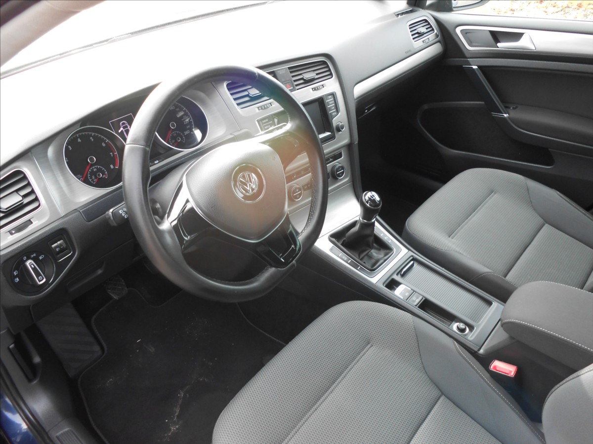 volkswagen-golf-1-2-tsi-77-kw-serviska - 8