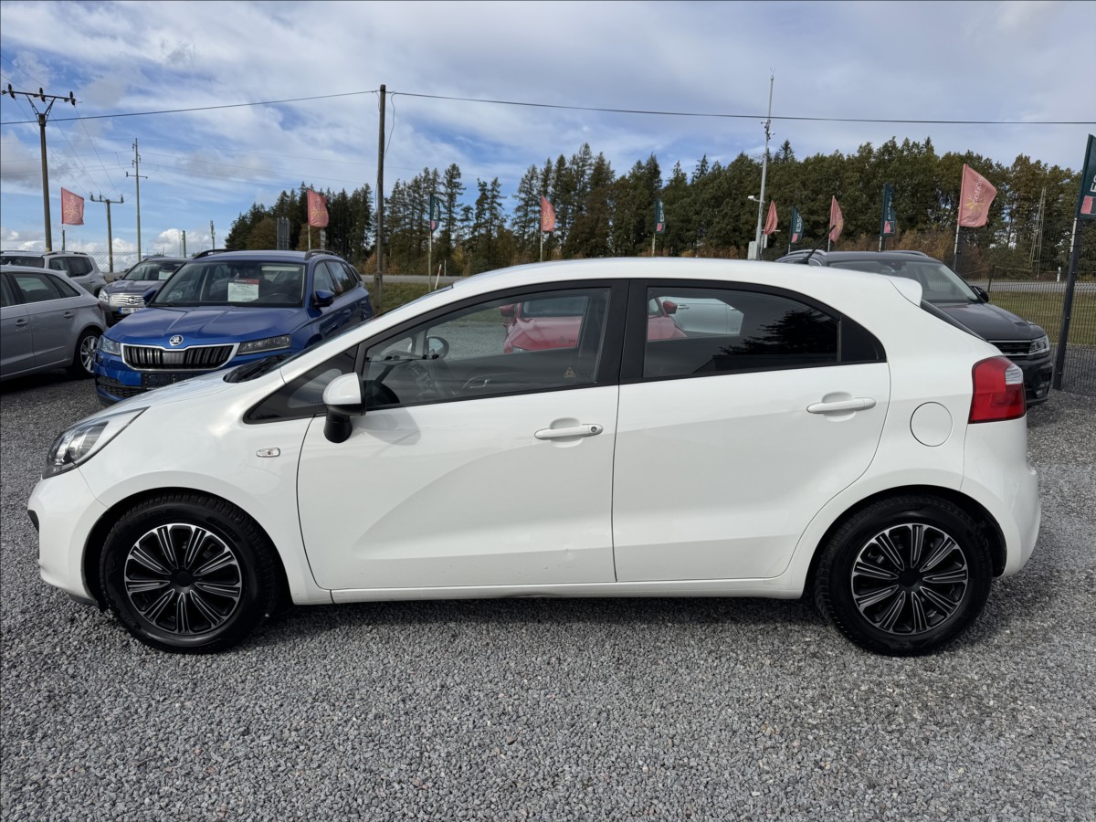 kia-rio-1-2-i-62kw-1-majitel - 3