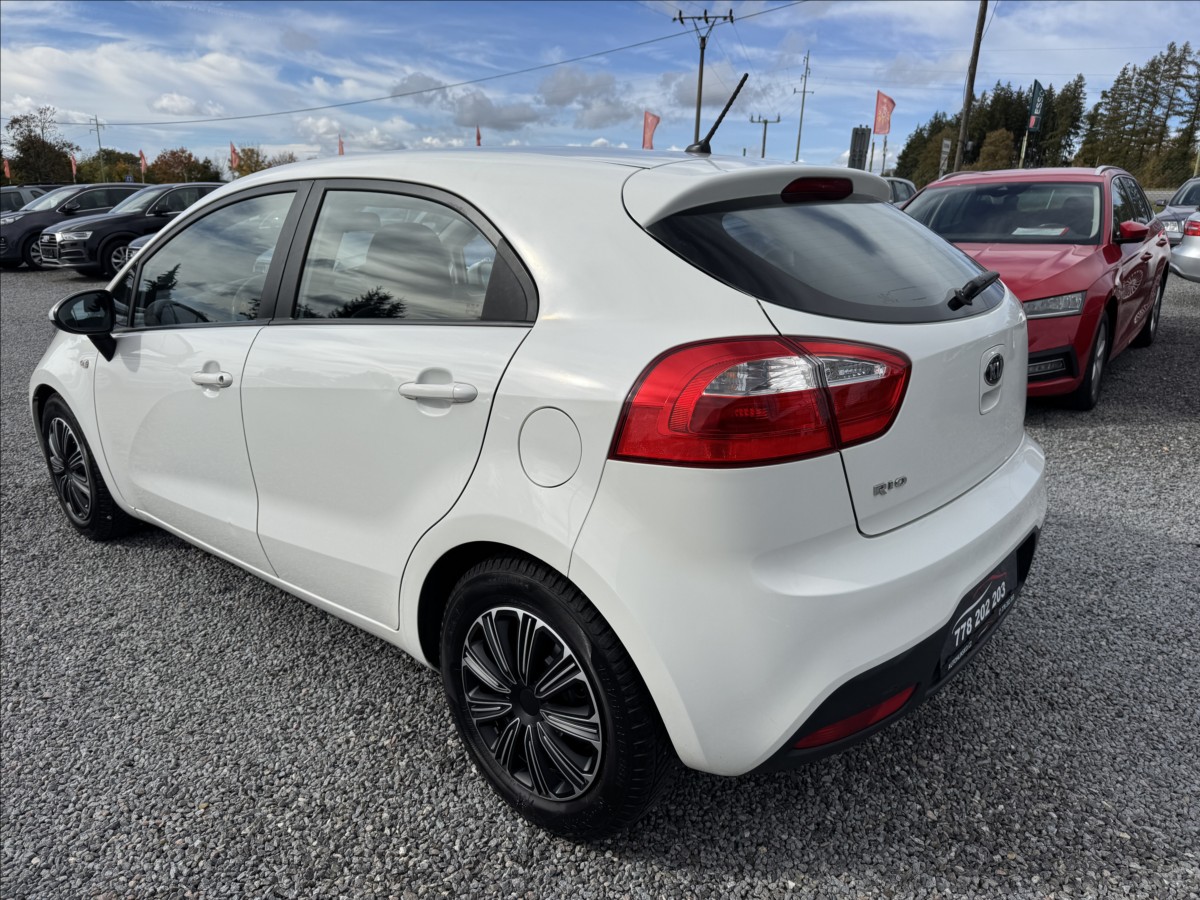 kia-rio-1-2-i-62kw-1-majitel - 4