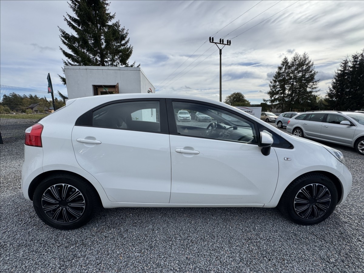 kia-rio-1-2-i-62kw-1-majitel - 7