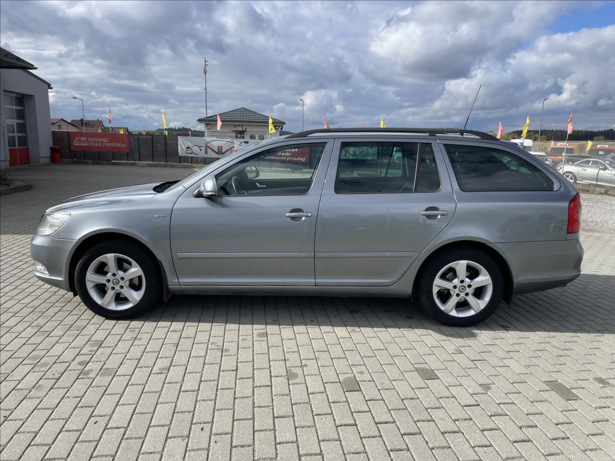 skoda-octavia-1-2-tsi-77kw-ambiente-vyborny-stav - 1