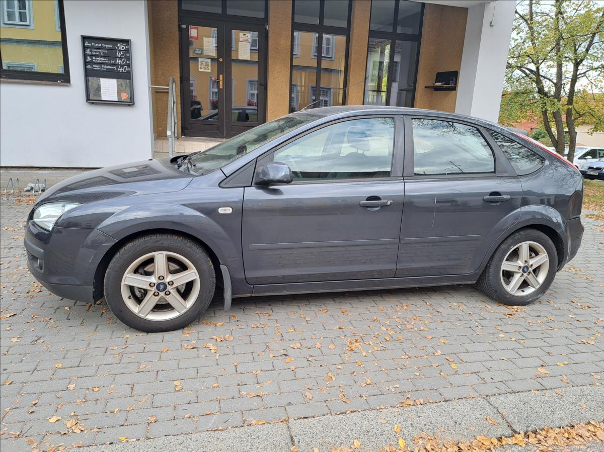ford-focus-1-4-i - 3