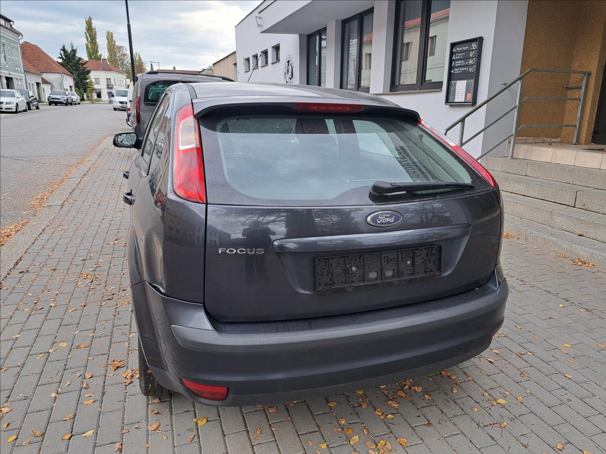 ford-focus-1-4-i - 6