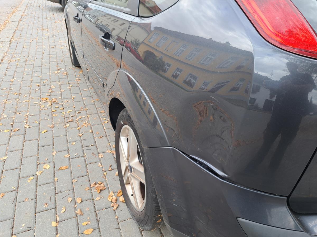 ford-focus-1-4-i - 7
