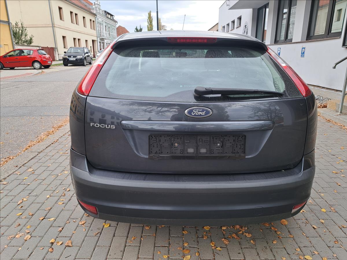 ford-focus-1-4-i - 8