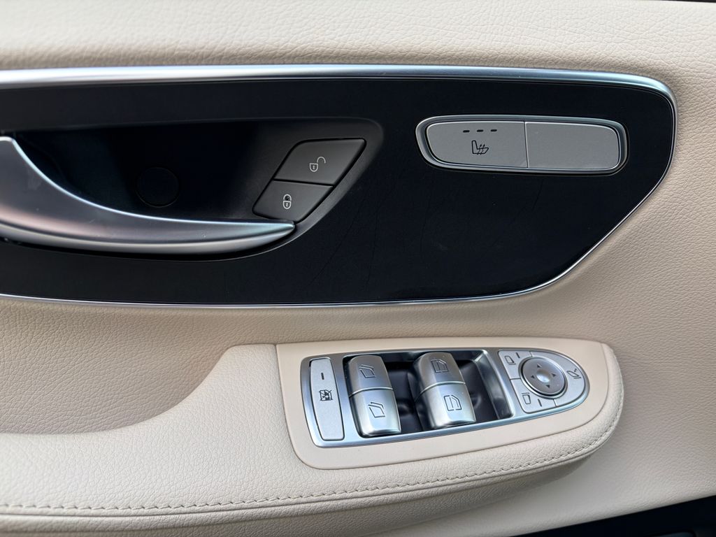 mercedes-benz-tridy-v-300-d-amg-4matic-marco-polo - 9