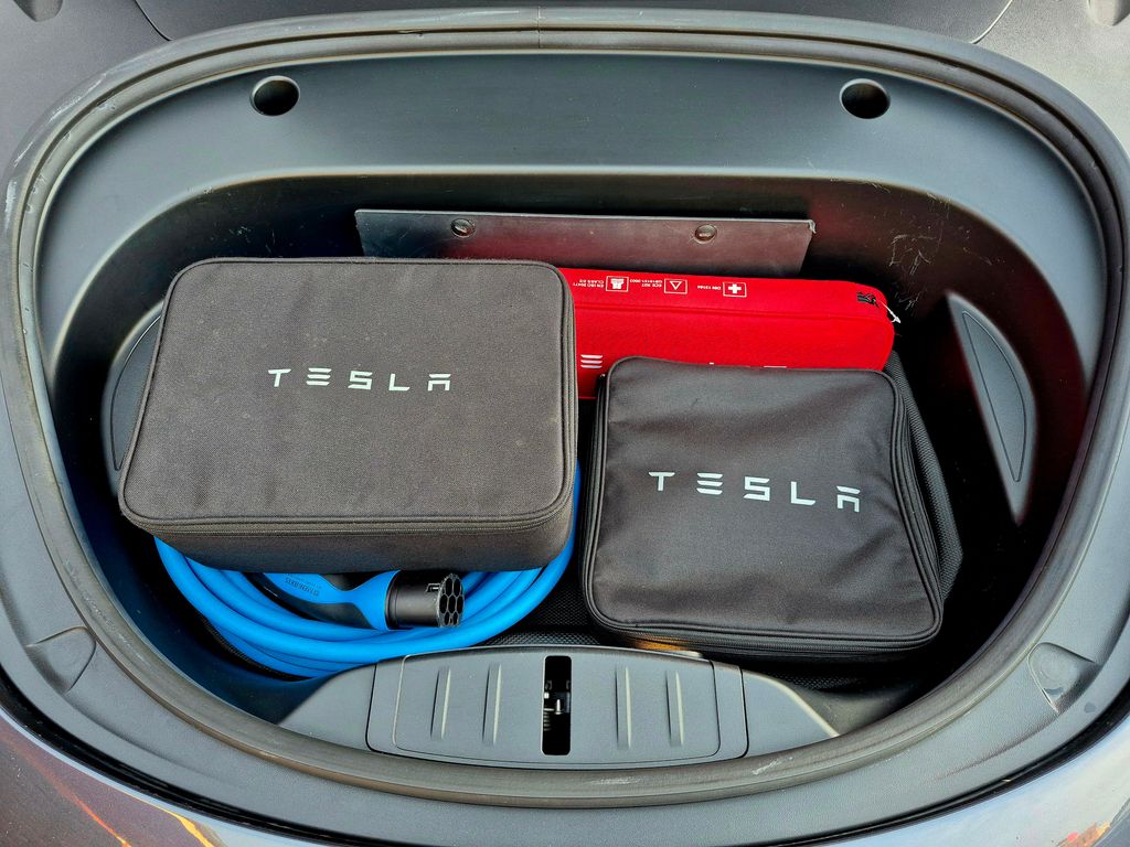 tesla-model-3-long-range-dual-motor-366-kw-soh-87-9-tazne - 7