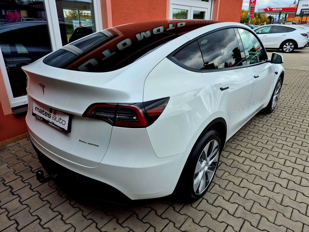 tesla-model-y-long-range-dual-motor-378-kw-berlin-odpocet - 5