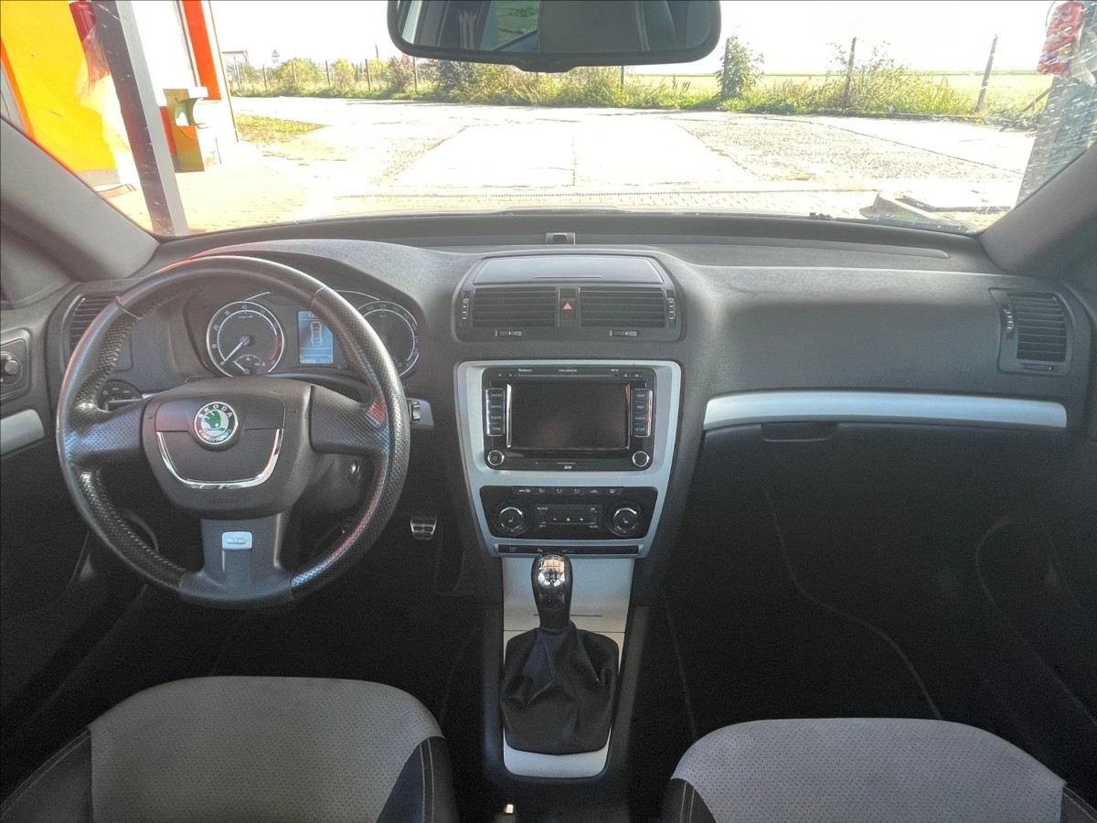 skoda-octavia-2-0-tsi-rs - 6
