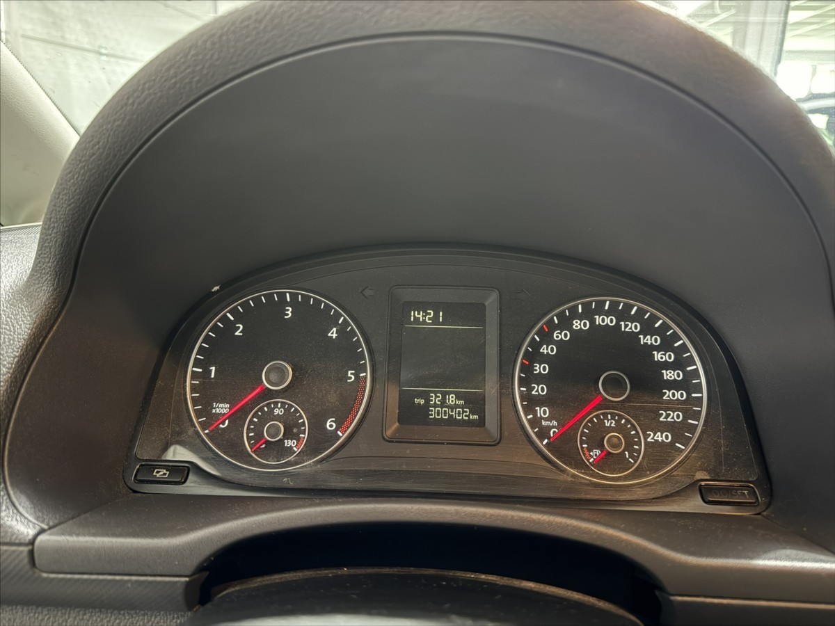 volkswagen-caddy-1-6-tdi-maxi-7-mist-servis - 7