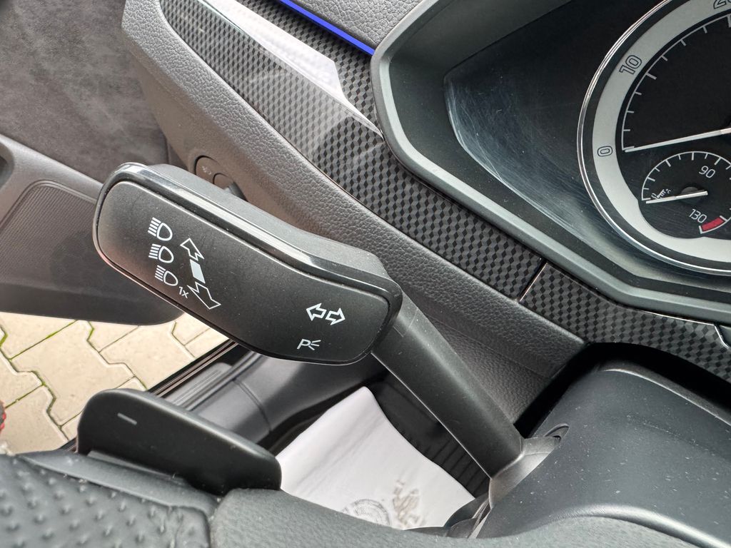skoda-superb-combi-2-0-tdi-dsg-sportline - 8