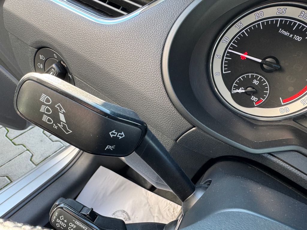 skoda-octavia-combi-1-6-tdi-style - 8