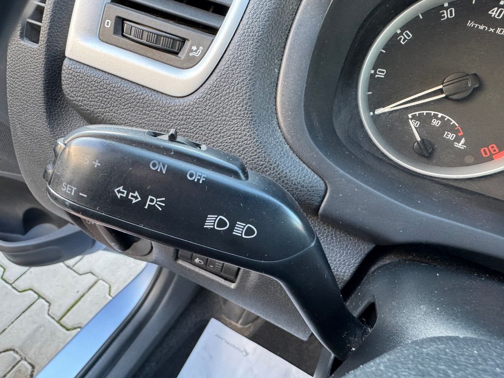 skoda-roomster-1-6i-16v-style - 8